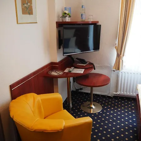 Отель Meeresruh Garni Куксхафен